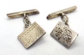 A pair of sterling silver cufflinks, 9.3