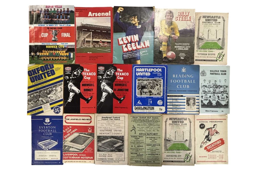 A large collection of vintage football programmes. - Image 2 of 5
