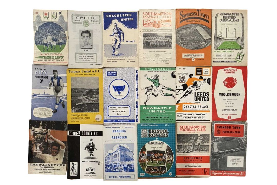 A large collection of vintage football programmes. - Image 1 of 5