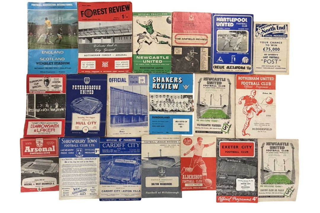 A large collection of vintage football programmes. - Image 3 of 5
