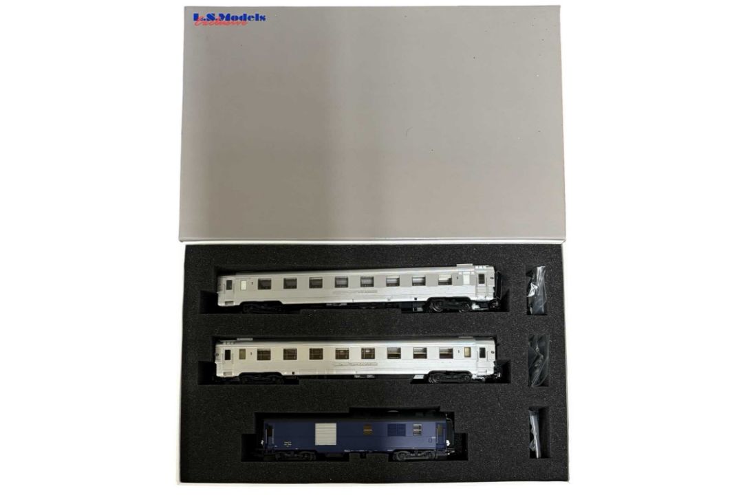 A boxed L S Models (Modern Gala) 00 gauge 41 103 train set, Le Mistral