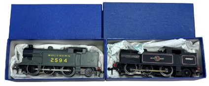 A pair of Hornby 00 gauge locomotives in blue boxes, to include: Southern 2594 and BR 69567 (2)