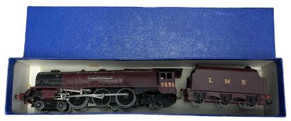 A Hornby Dublo 00 gauge 4-6-0 Duchess of Atholl locomotive and tender in maroon livery, number 6231,