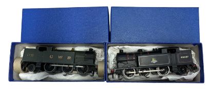 A pair of Hornby 00 gauge locomotives in blue boxes, to include: GWR 6699 and BR 69567 (2)