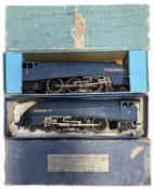 A pair of Hornby Dublo 00 gauge locomotives in blue boxes, Sir Nigel Gresley #7 (2)