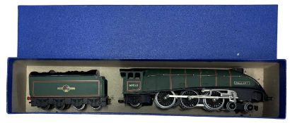 A Hornby 00 gauge 4-6-2 BR Class A4 Pacific 'Mallard' locomotive and tender in green livery (