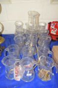 Quantity of modern Pyrex water jugs