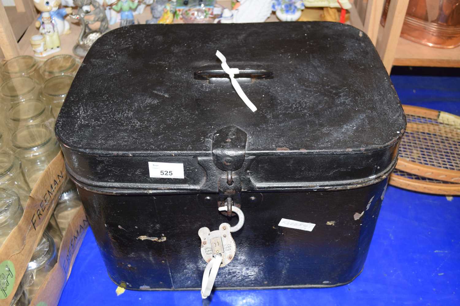 Vintage metal hat box - Image 2 of 2