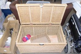Lidded storage box