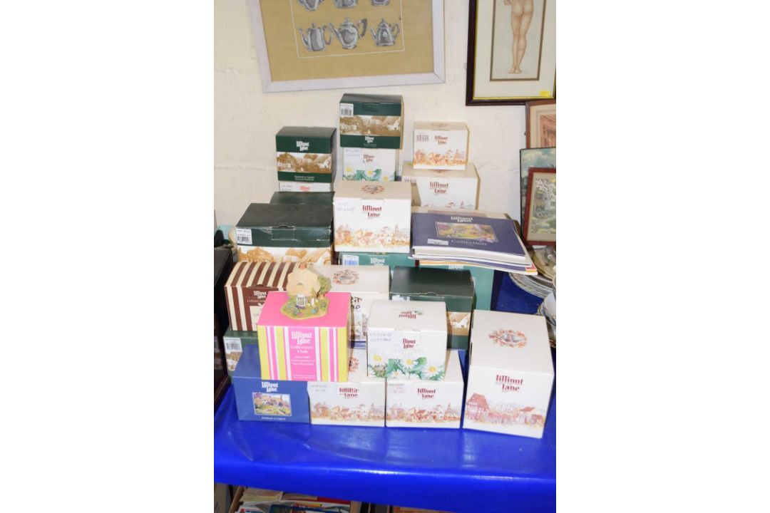 Quantity of boxed Lilliput Lane cottage figures together with catalogues