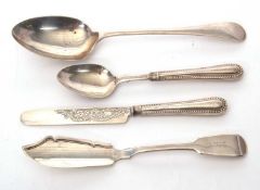 Mixed Lot: An Edwardian silver Old English pattern serving spoon, hallmarked for Sheffield 1909,