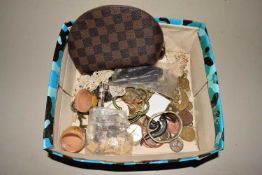 Box of assorted costume jewellery