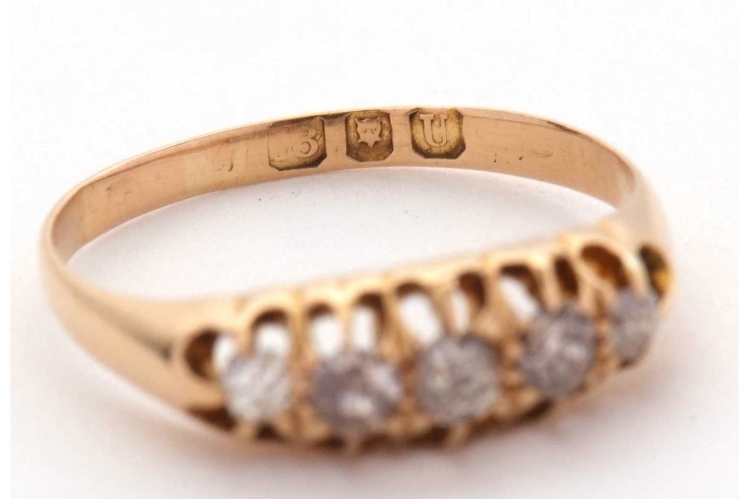 A late Victorian 18ct diamond ring, the five slightly graduated old mine cut diamonds, total - Image 4 of 7