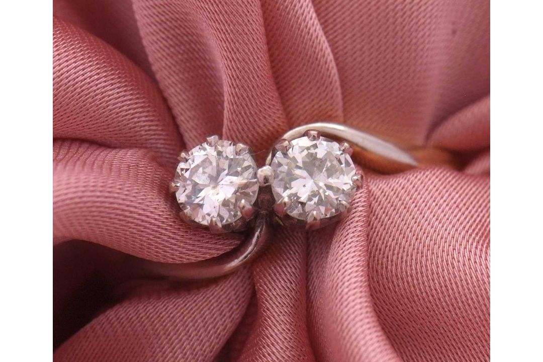 A 'toi et moi' diamond ring, the two Old European cut diamonds, total estimated approx. 0.63cts, - Image 8 of 9