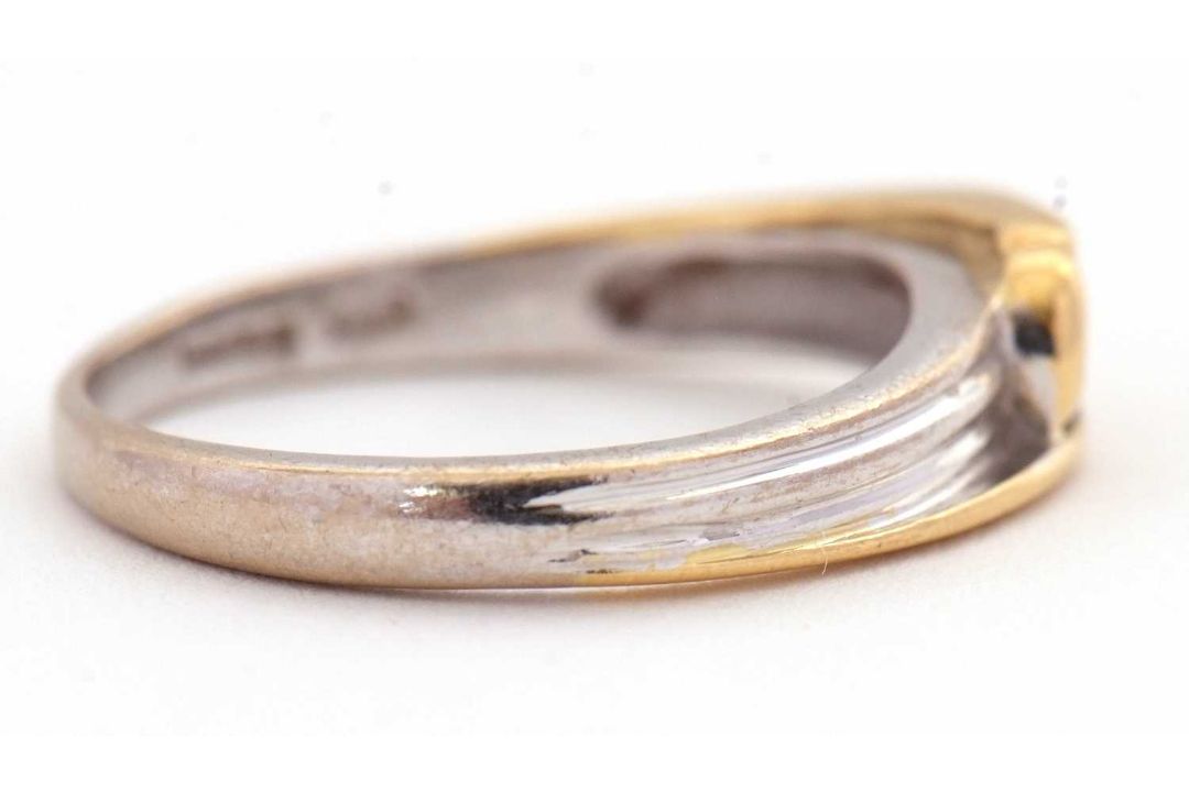 An 18ct bi-colour gold and diamond ring, the central round brilliant cut diamond, estimated - Image 2 of 6
