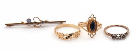 A mixed lot of jewellery: to include a 9ct marquise shape sapphire ring, hallmarked Birmingham 1994,