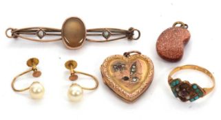 A mixed lot: to include an agate and seed pearl bar brooch stamped 9ct, 3.0g; a 15ct turquoise ring,