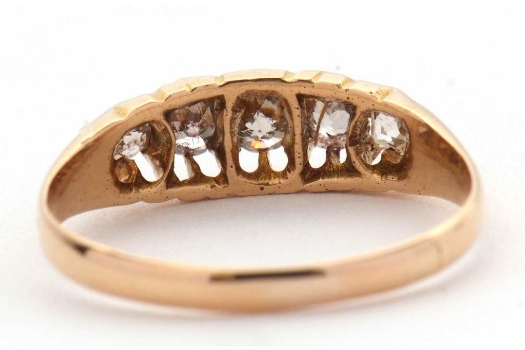 A late Victorian 18ct diamond ring, the five slightly graduated old mine cut diamonds, total - Image 5 of 7