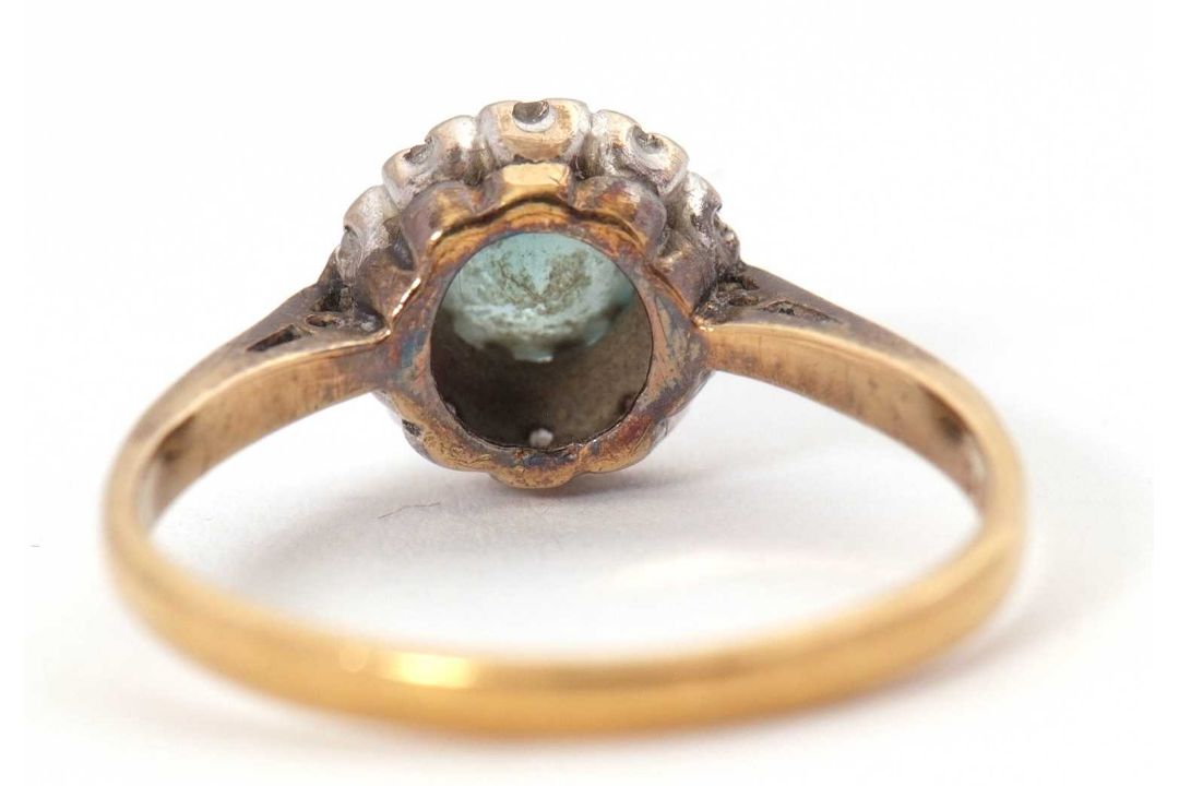 An 18ct blue zircon and diamond ring, the central round blue zircon surrounded by illusion set - Image 4 of 8