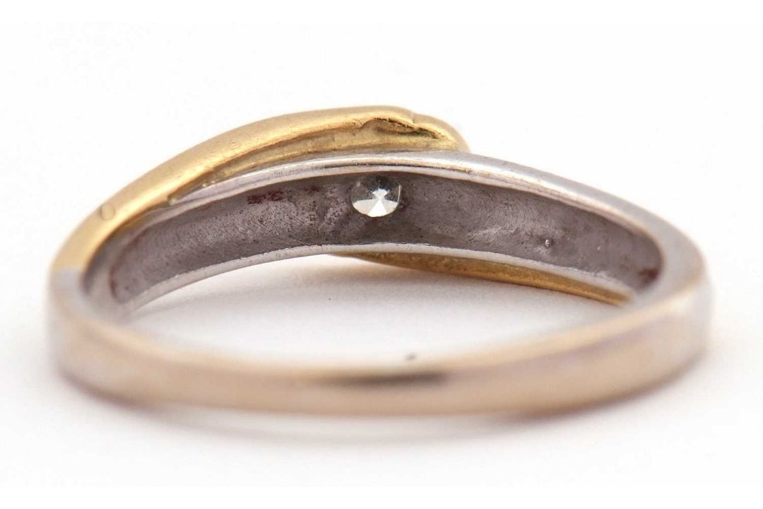 An 18ct bi-colour gold and diamond ring, the central round brilliant cut diamond, estimated - Image 3 of 6