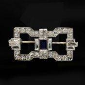 AN ART DECO DIAMOND BROOCH.