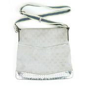 GUCCI MESSENGER BAG.