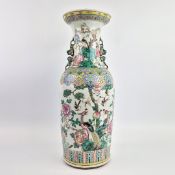 A LATE 19TH FAMILLE ROSE VASE.