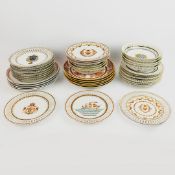 A COLLECTION OF VARIOUS CHINESE ARMORIAL EXPORTWARE PORCELAIN. (QTY).