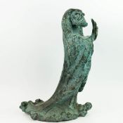 20TH CENTURY ORIENTAL SCHOOL. FIGURE OF A HOODED SCHOLAR.