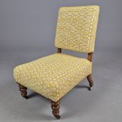VICTORIAN WALNUT SLIPPER CHAIR.
