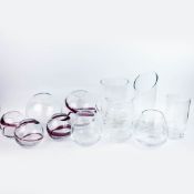 A COLLECTION OF ASSORTED GLASSWARE.