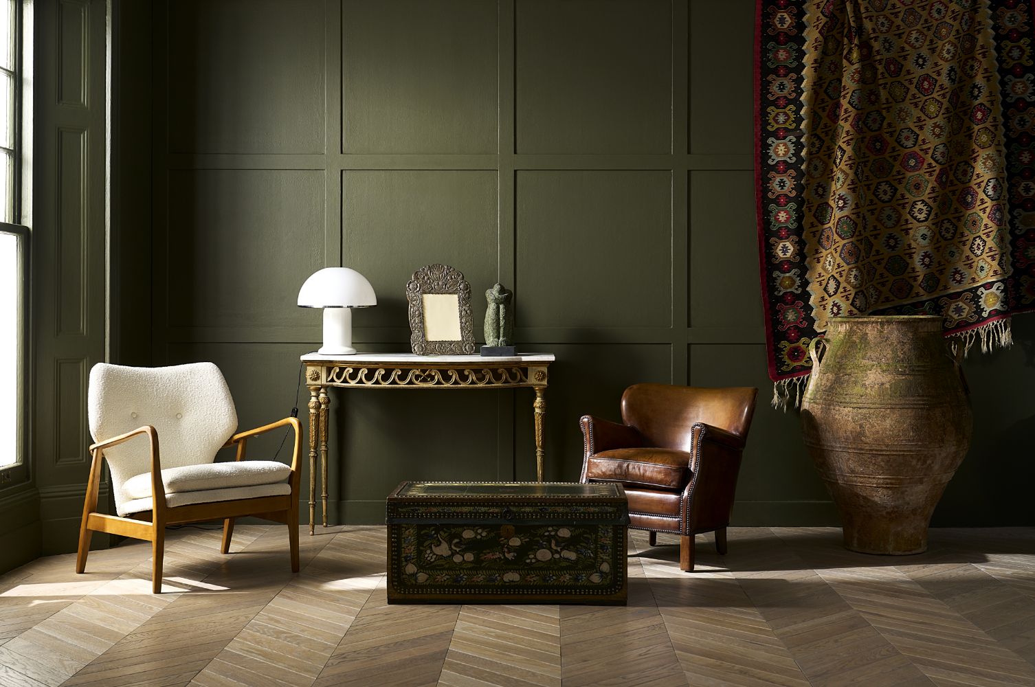 Fine Interiors Auction - Contemporary and Antique Furniture, Paintings and Prints, Objets d'Art, Lighting and Rugs