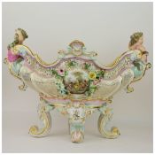 A LARGE MEISSEN PORCELAIN CENTERPIECE BASKET.