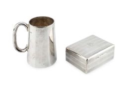 A George V silver commemorative pint tankard, of plain slightly tapered form, the glass bottom