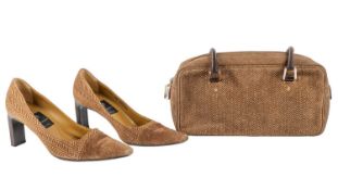 A Di Sandro, Italy, suede bag and shoes in shades of beige and brown, bag with zip closure, 28cm x