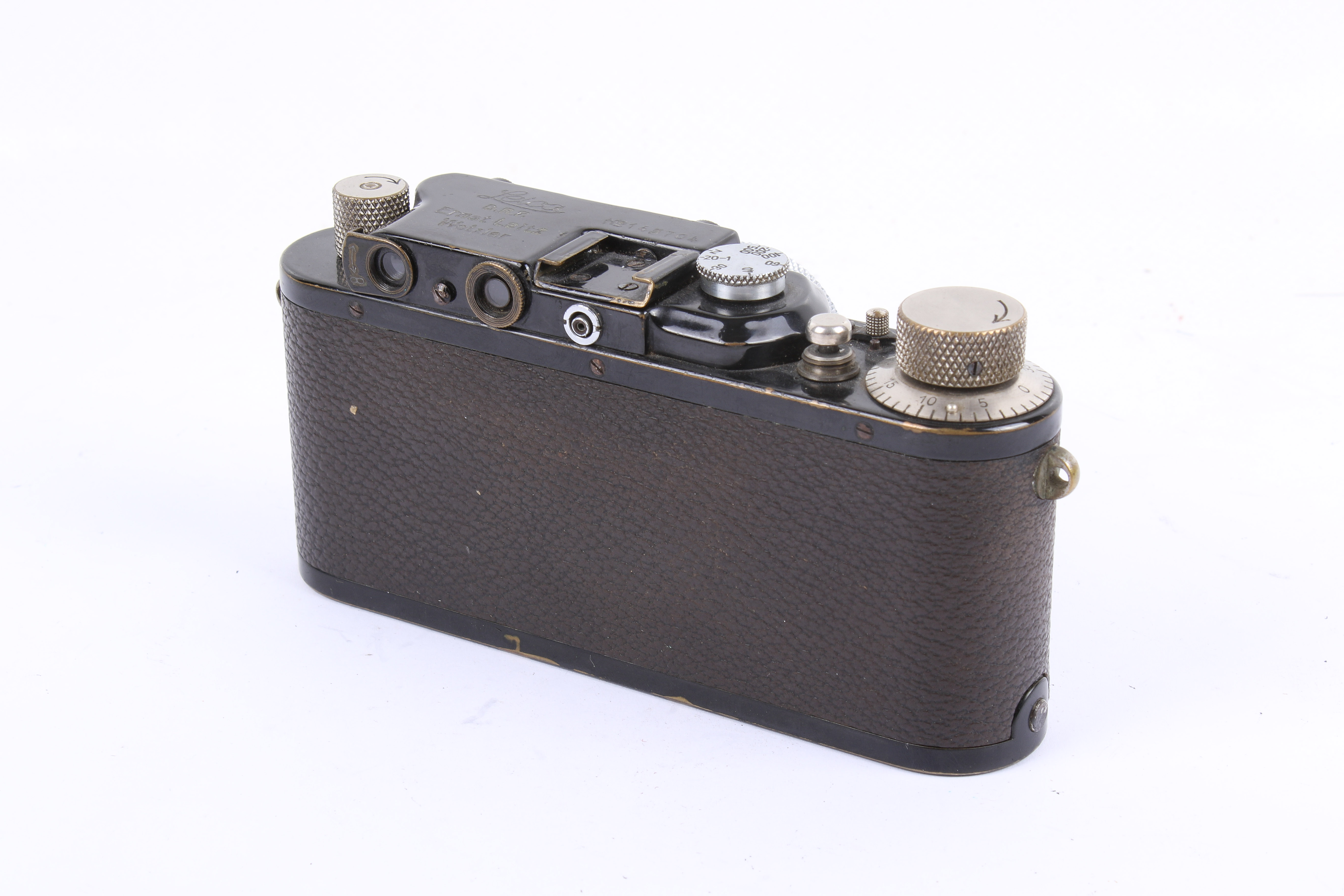 A Leitz Wetzlar Leica III 35mm Rangefinder camera outfit. Black and chrome body. 1934. - Image 4 of 8