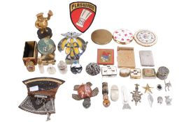 A group of assorted small collectables. Including Chinese snuffbottles, compacts, pill boxes, etc.