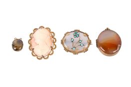 A small group of stone set jewellery.