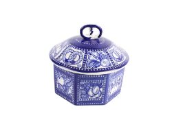 A German blue and white octagonal biscuit jar. After a design by Gertrud Kraut, from the H.