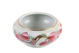 A 20th century Chinese style bowl.