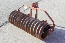 A ring roller for a hydraulic tractor. All items in this auction are sold as seen, We are unable