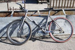 Marin Team Marin gent's mountain bike. All items in this auction are sold as seen, We are unable