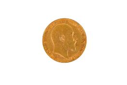 A 1907 sovereign coin, weight 8g.