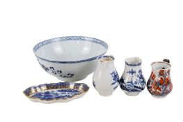 Five pieces of blue and white late 18th/early 19th century porcelain.
