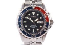 A gentleman's Seiko Kinetic wristwatch.