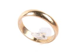 A 9ct gold wedding band. Hallmarked, undecorated, size O, weight 2.