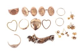 A small group of gold and yellow metal jewellery, some broken.