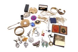 A collection of costume jewellery and collectables.