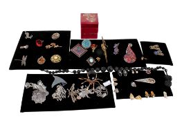A collection of costume jewellery.