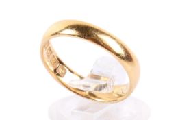 A 22ct gold wedding band. Hallmarked, size N, weight 4.1g.
